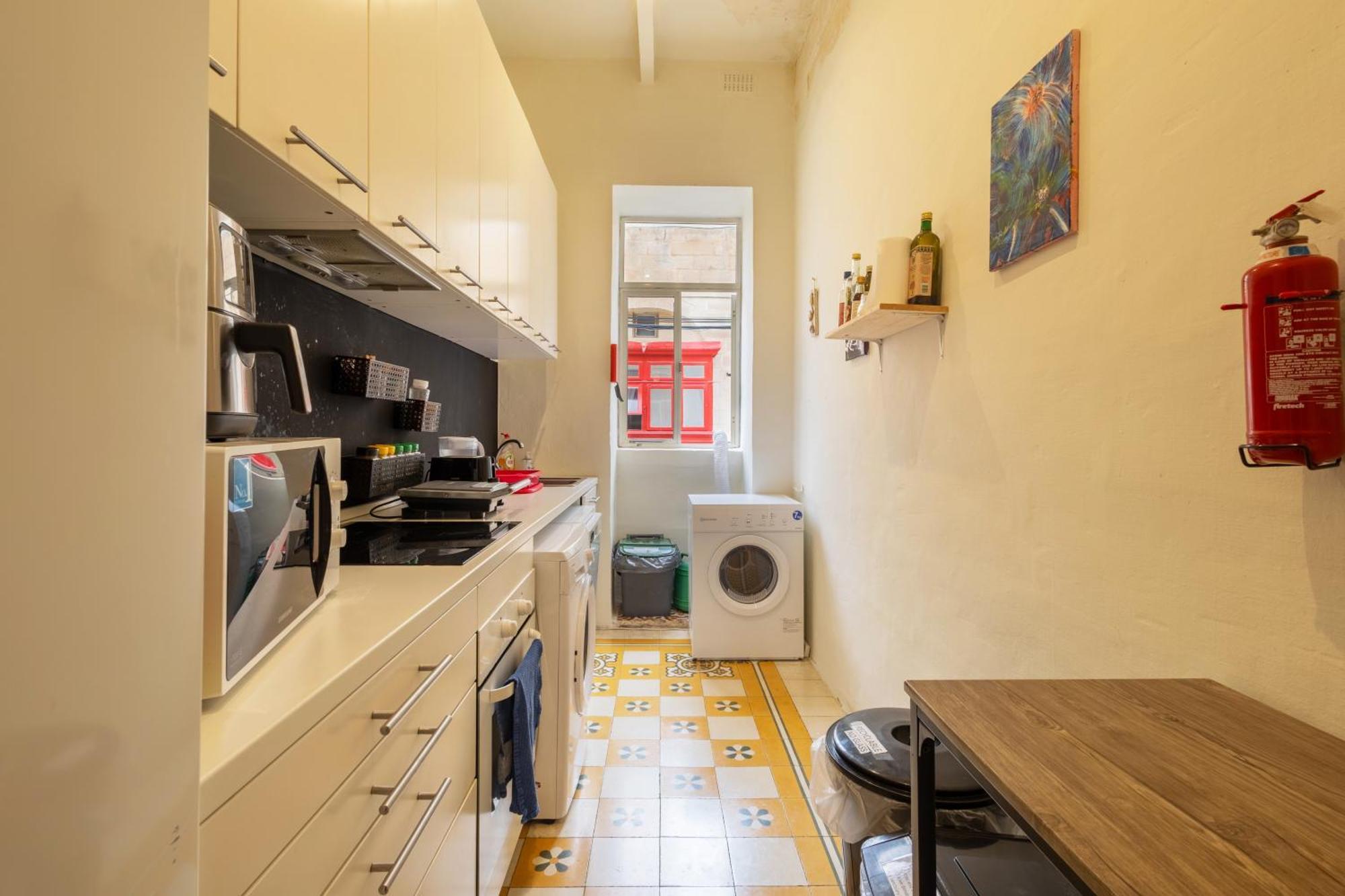 Quiet Ensuite Budget Twin Room Sliema Exterior photo